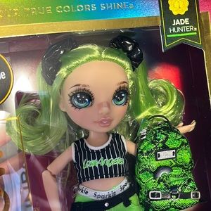 Brand New Rainbow High Jr Jade Hunter Doll